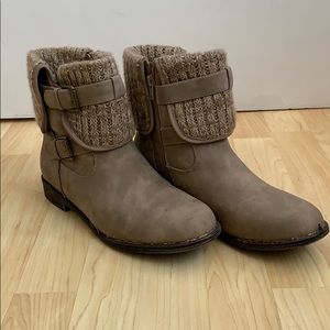 Ankle high boots